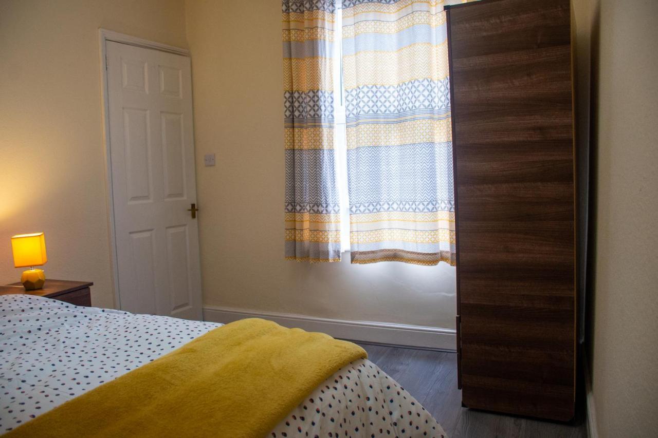 Royale Green View House- Free Parking, Wifi, Perfect For Contractors And Holiday Northampton Exterior foto