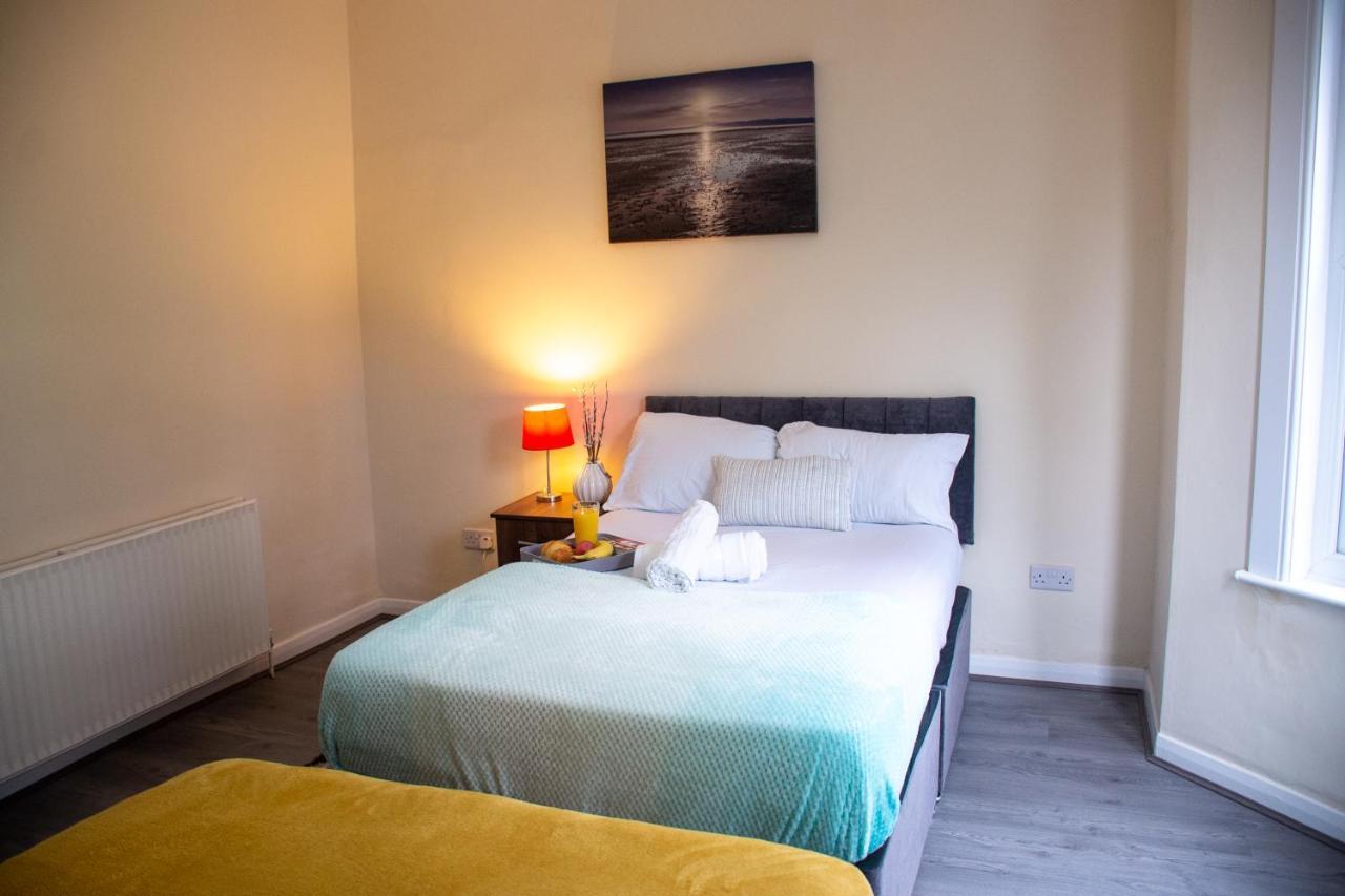 Royale Green View House- Free Parking, Wifi, Perfect For Contractors And Holiday Northampton Exterior foto