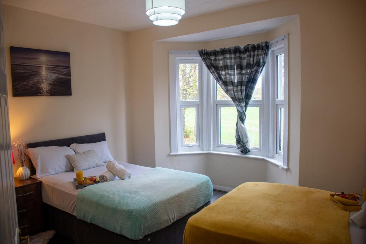 Royale Green View House- Free Parking, Wifi, Perfect For Contractors And Holiday Northampton Exterior foto